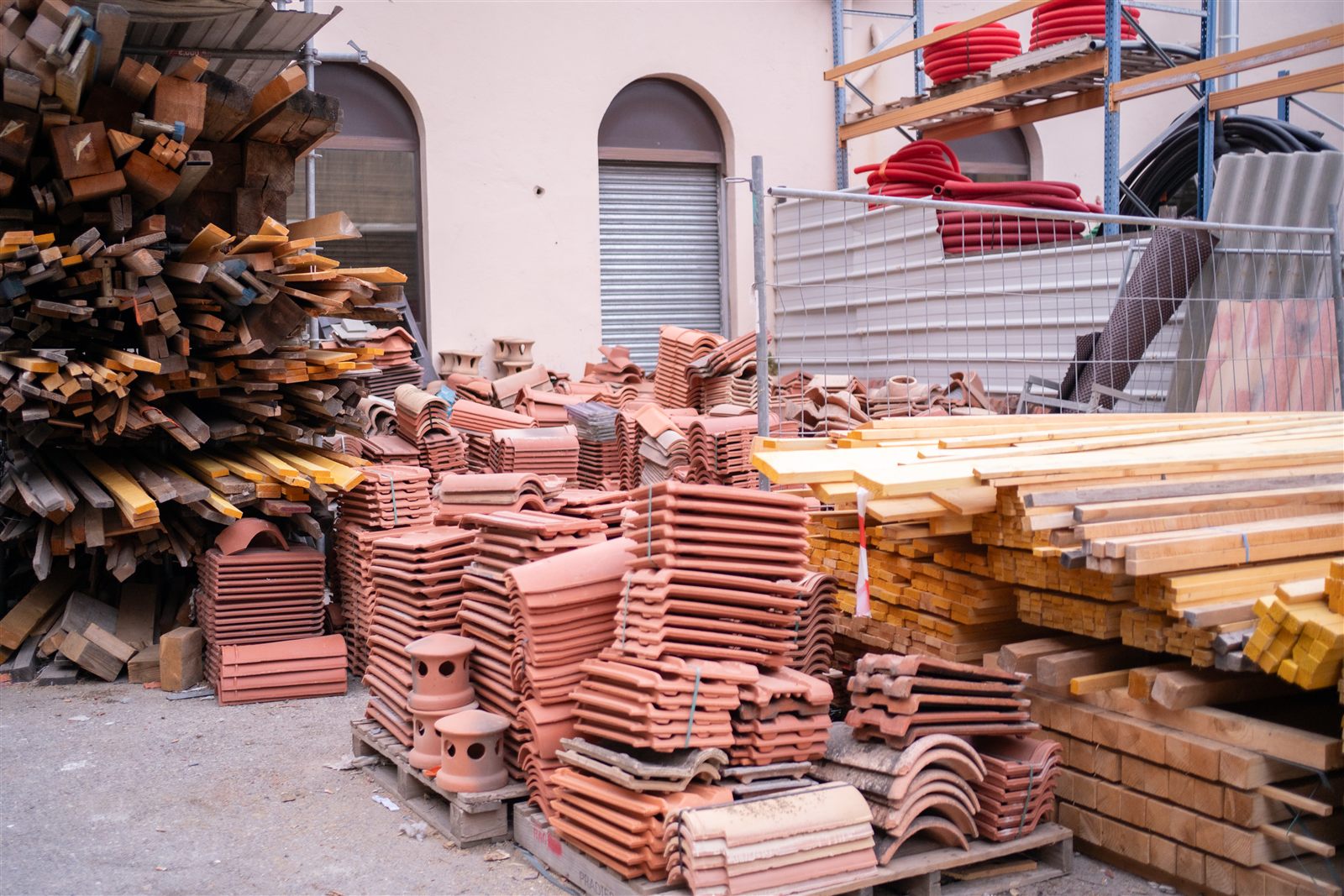 Charpente traditionnelle en bois en cours de réalisation par CEG TOITURE (photo 21)