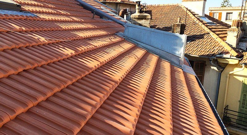 Chantier de couverture en tuiles réalisé par CEG TOITURE dans les Alpes-Maritimes (photo 7)