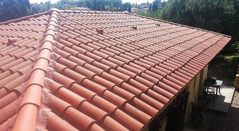 Chantier de couverture en tuiles réalisé par CEG TOITURE dans les Alpes-Maritimes (photo 18)