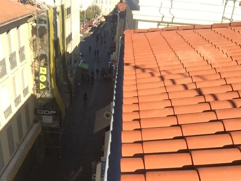 Chantier de couverture en tuiles réalisé par CEG TOITURE dans les Alpes-Maritimes (photo 27)