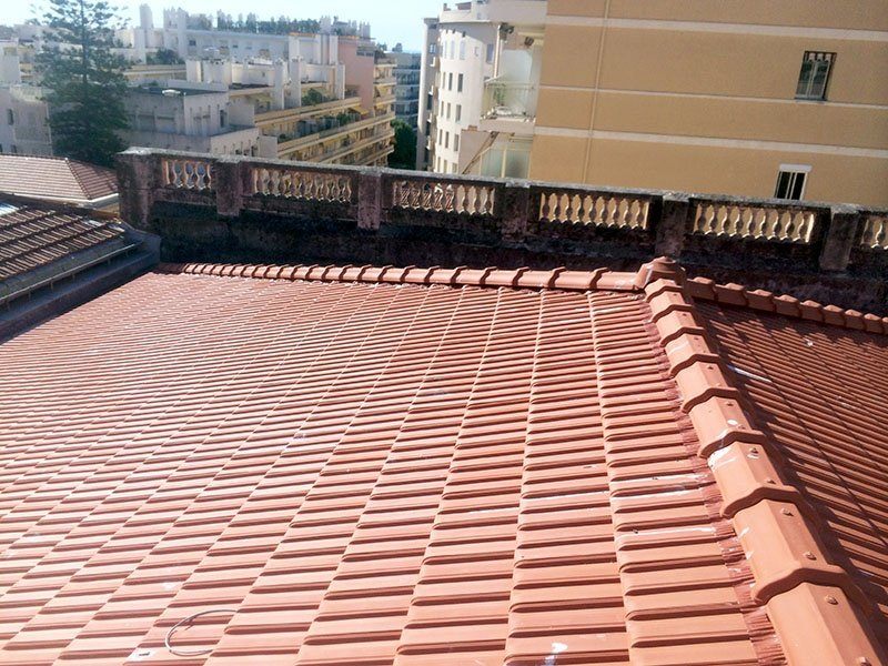Chantier de couverture en tuiles réalisé par CEG TOITURE dans les Alpes-Maritimes (photo 35)