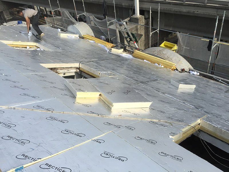 Chantier de couverture en tuiles réalisé par CEG TOITURE dans les Alpes-Maritimes (photo 45)