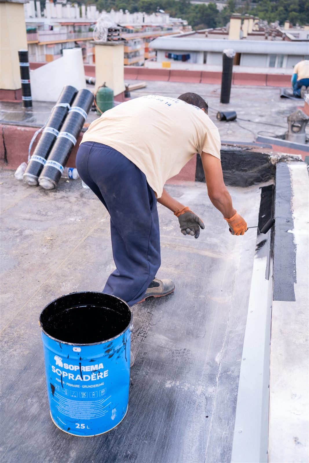Chantier d'étanchéité de toiture-terrasse réalisé par CEG TOITURE (photo 1)