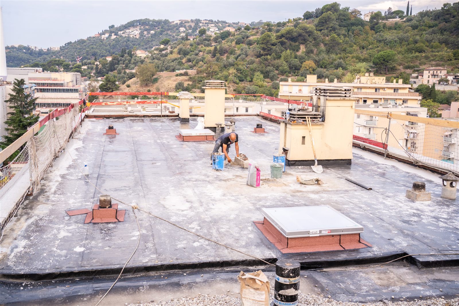 Chantier d'étanchéité de toiture-terrasse réalisé par CEG TOITURE (photo 11)