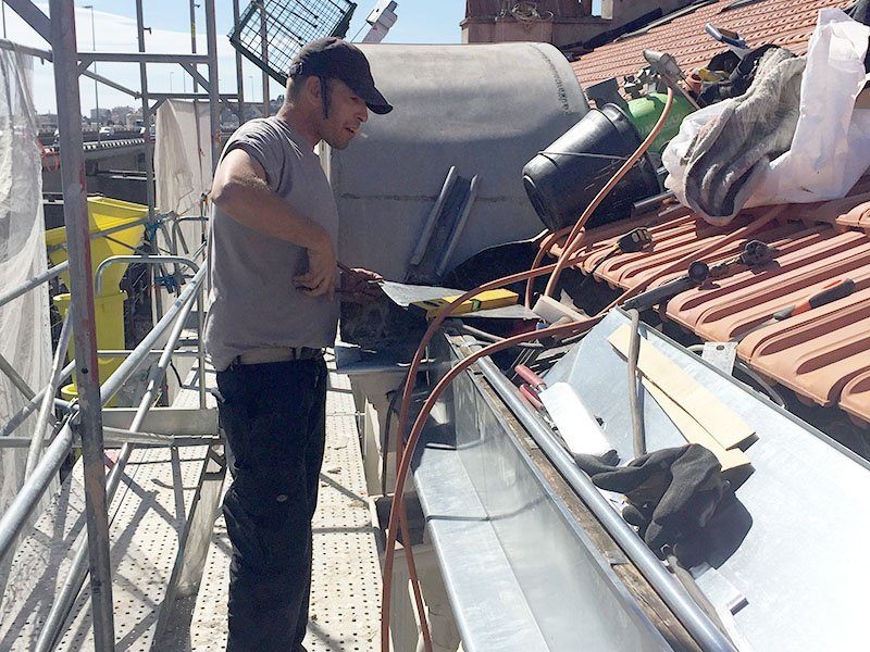 Zinguerie, gouttières et chéneaux réalisés par CEG TOITURE (photo 10)